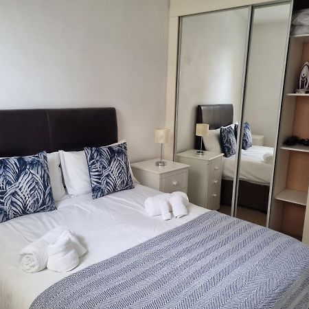Stunning 2 Bed/2 Bath Flat In Waterloo, London Appartement Buitenkant foto