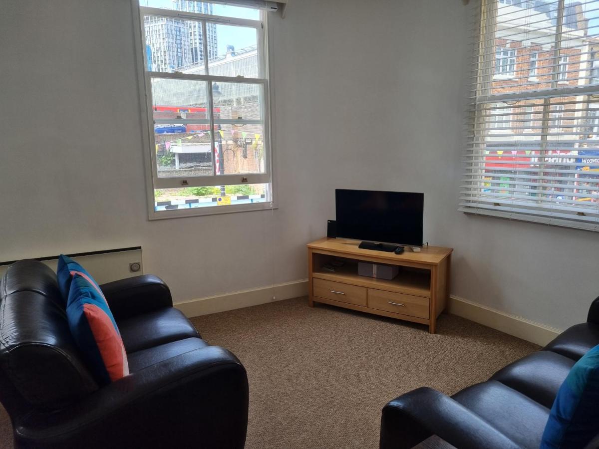 Stunning 2 Bed/2 Bath Flat In Waterloo, London Appartement Buitenkant foto