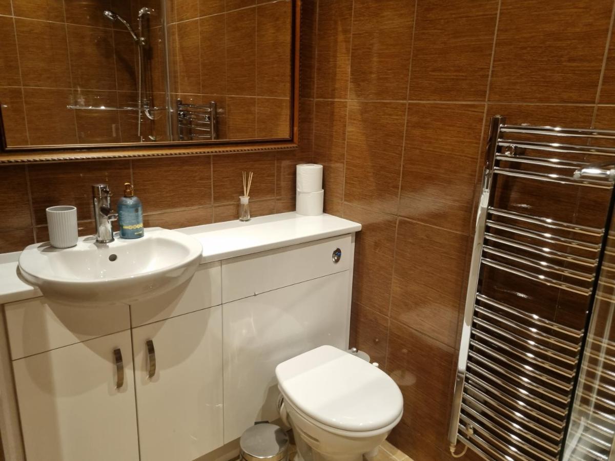 Stunning 2 Bed/2 Bath Flat In Waterloo, London Appartement Buitenkant foto
