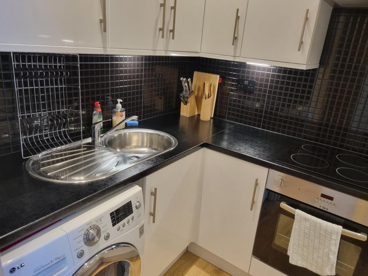 Stunning 2 Bed/2 Bath Flat In Waterloo, London Appartement Buitenkant foto
